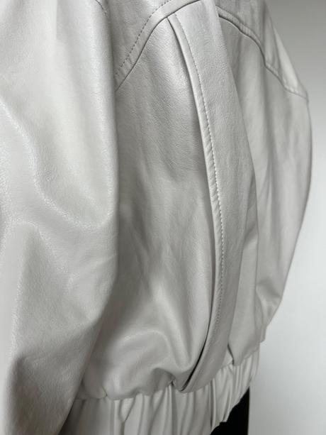 Biela kožená bomber bunda, bershka,m