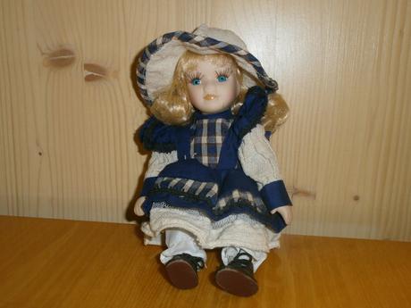 Bábika s klobúčikom, 