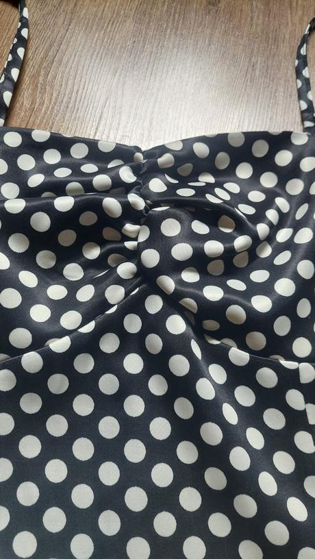 Gulkovane cierno biele saty, 36