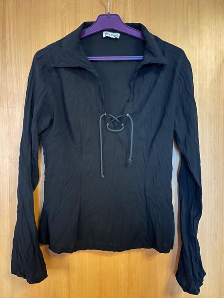 35 ks rozne tricka a blúzky velkost m, m