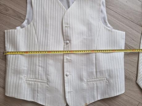 Vesta a kravata, 56