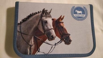 Peračník s koňmi,