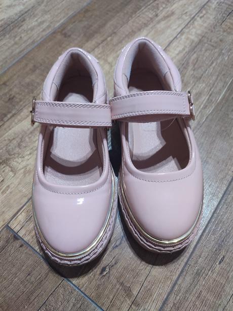 Dievčenské topánky, 29