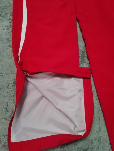 Športové nohavice výborný stav, 152