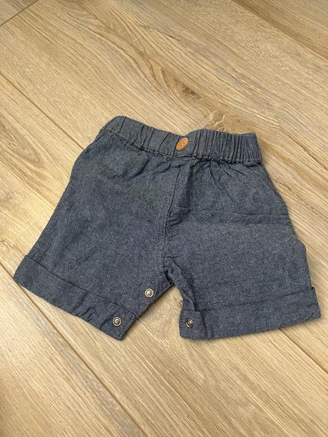 Sivý slávnostný komolet, 74