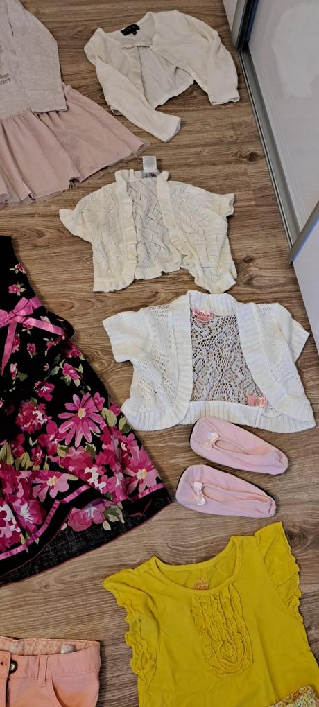 Veľký balík oblečenia pre dievčatko 122-128, 122–134