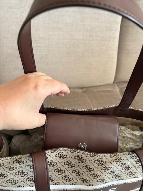 Kabelka guess, guess