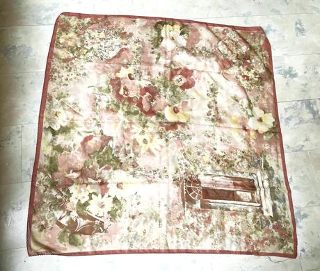 Ľahúčka šatka, l