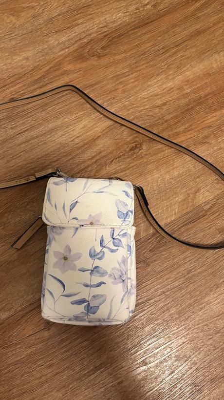 Taštička na mobil, baťa