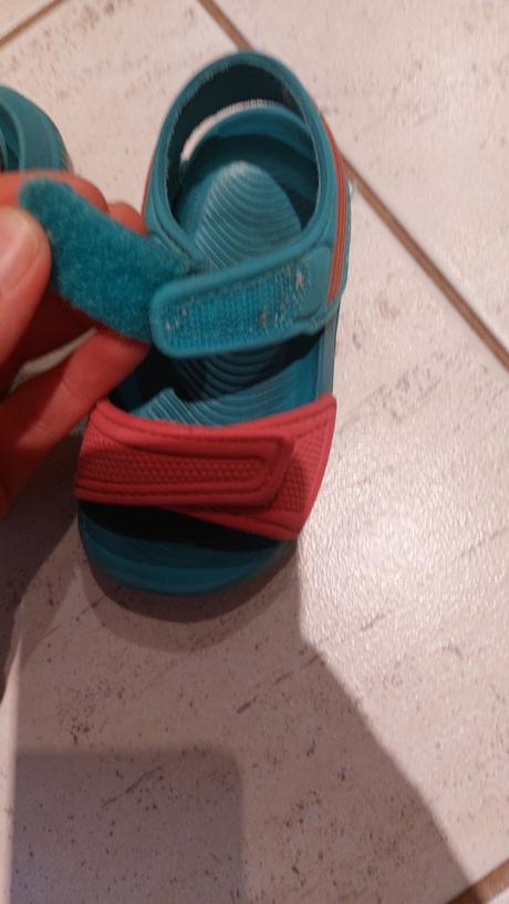 Adidas sandalky a crocs, adidas,20