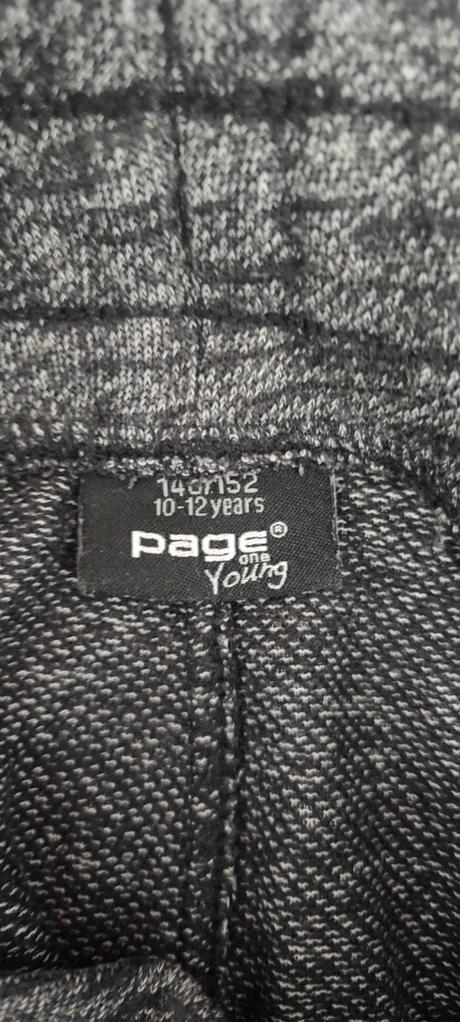 Mikina a tepláky, 152