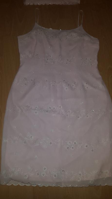 Krásne šaty s korálikmi a štólou, 38