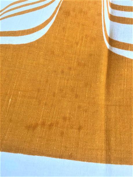 Kvalitný ľanový obrus,