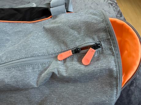 Športová taška, domyos