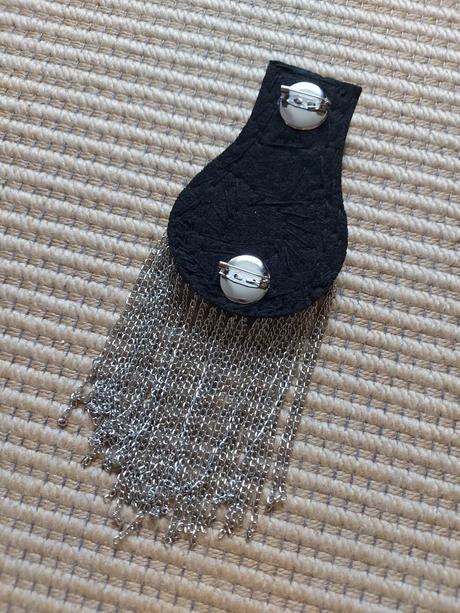 Ozdoby na oblečenie/ brošňe, 