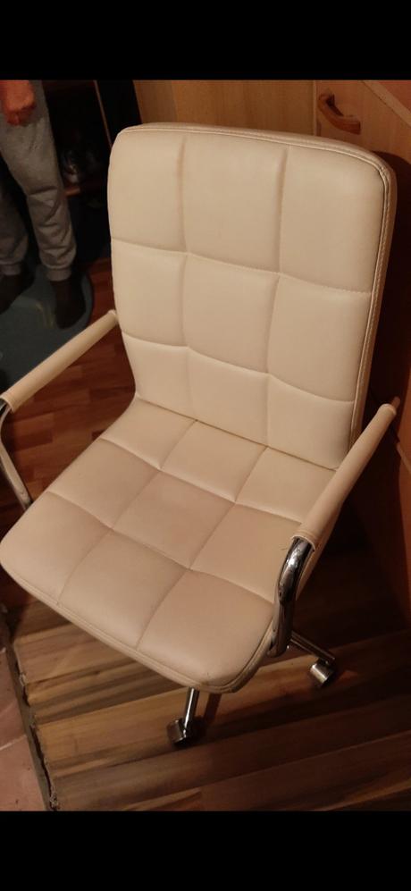 Koženková otočná kancelárska stolička, 