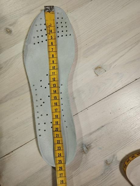 Kopačky kolíky kipsta viralto koža, 39