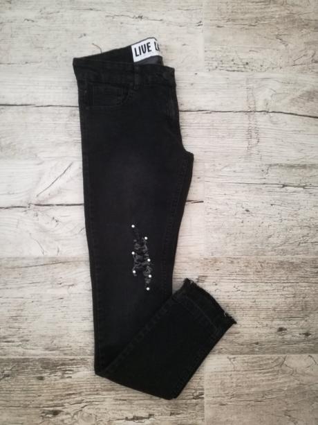 Roztrhané rifle s perličkami, 30 / 32