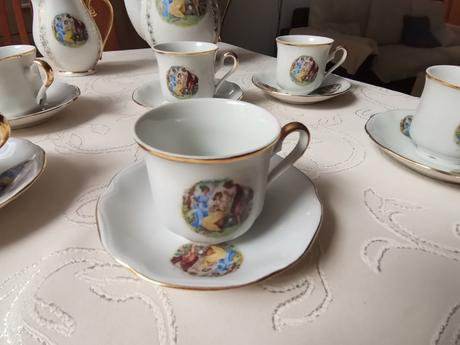 Obedová súprava pre 12 osôb a dve kávové súpravy,