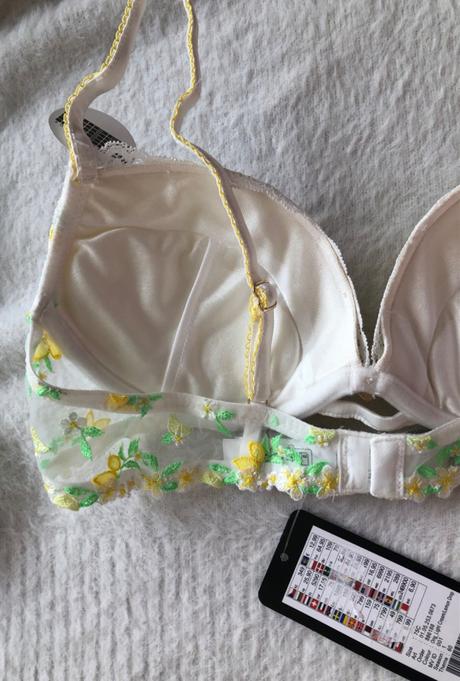 Nová biela kvetovaná push-up podprsenka, 75 c, 75c