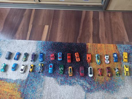 Autíčka hotwheels, 