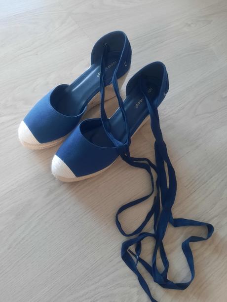 Sandále so šnurovaním, 40