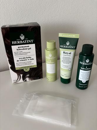Prírodná farba na vlasy herbatint,