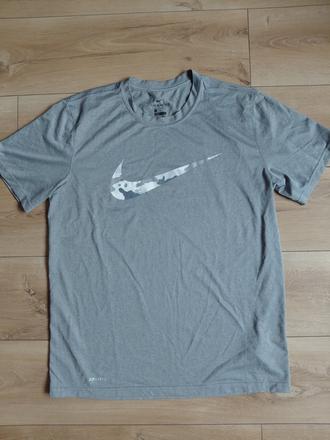 Tricko n, nike,l