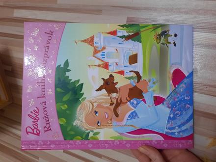 Barbie ružová a zelená kniha rozprávok,