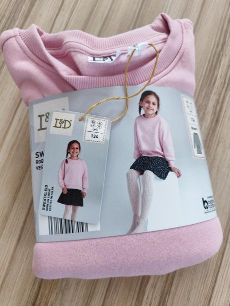 Teplákové šaty, 134