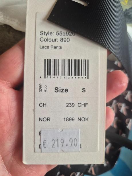 Krajkovane nohavice - pc 220 eur, guess,s