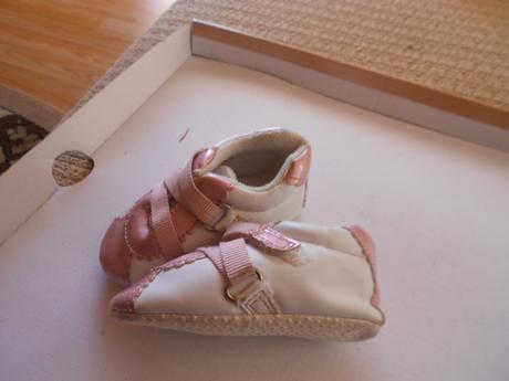 Capačky  9-12mes., adams,18