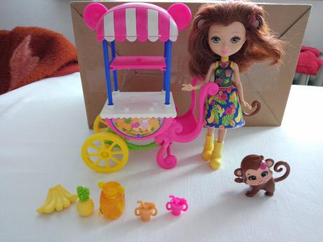 Enchantimals bábika s vozíkom a opickou,