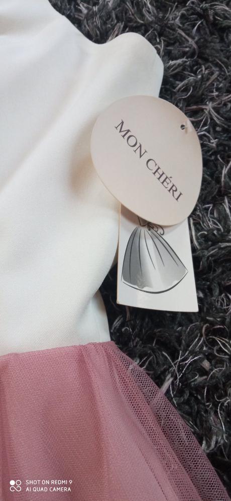 Šaty úplne nové, 36