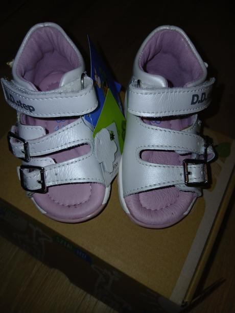 Nové d.d.steep blikajuce sandale, d.d.step,20