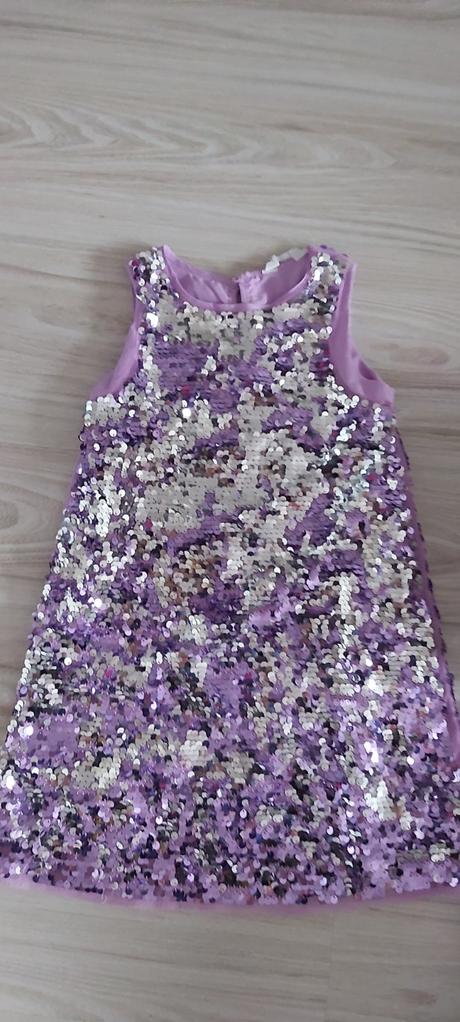 Flitrované šaty, 116