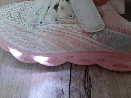 Svetielkukúce tenisky, sprandi,31