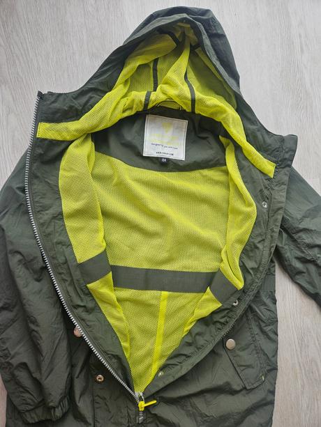 Tenká dievčenská bunda veľ.134, 134