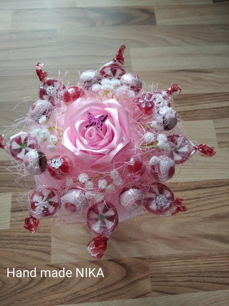 Lízatkové sladké kytice,