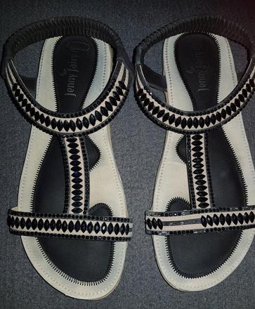 Sandalky s kamienkami, 38