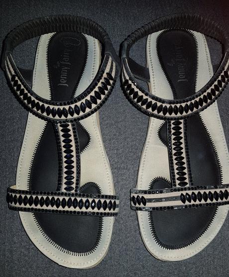 Sandalky s kamienkami, 38