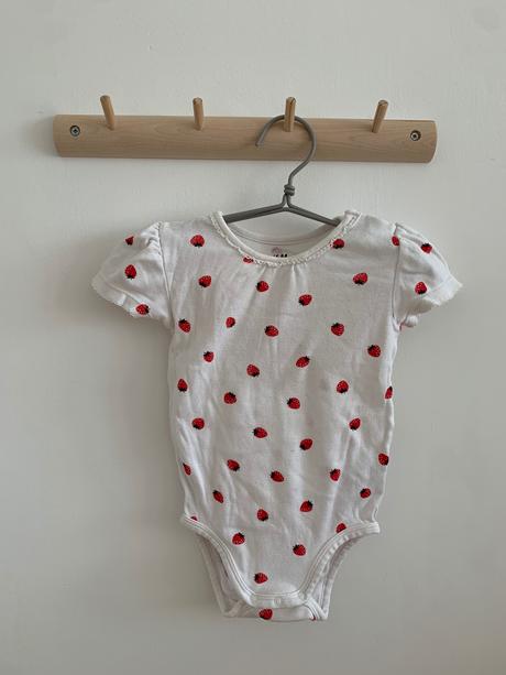 Body h&m s jahodami 80, h&m,80