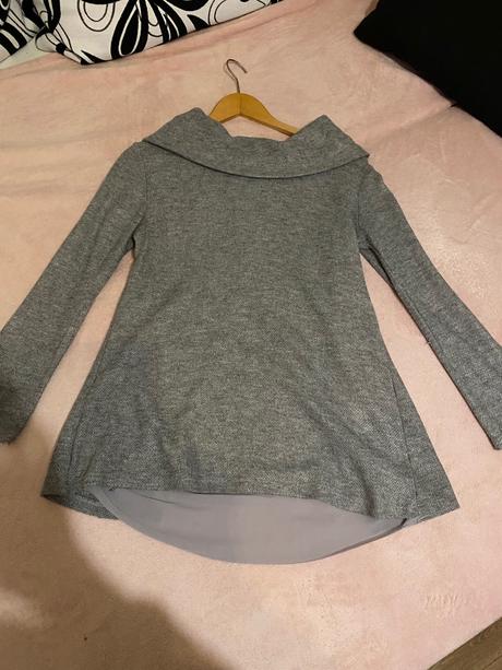 Zaujimavy sivy pulovrik, m