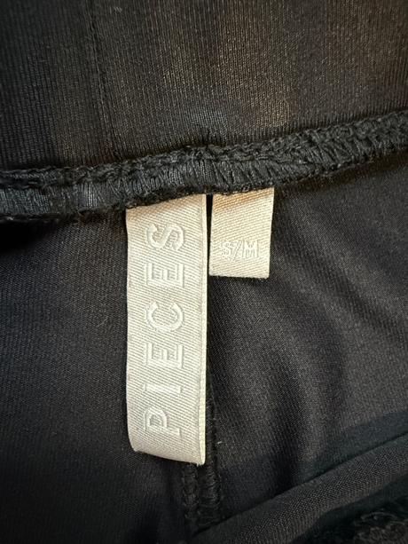 Koženkové legíny, s