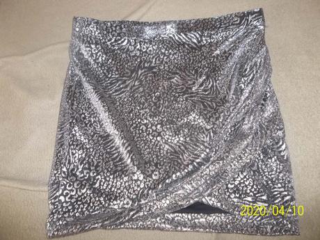 Damska sukna, m