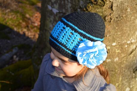 Háčkovaná čiapočka s kvetom, 50 - 158