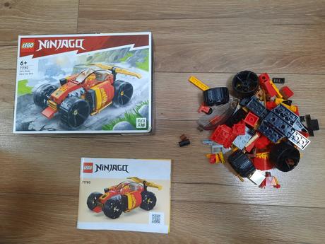 Lego ninjago- pretekárske auto, 
