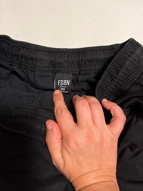 Cierne cargo gate, new yorker,164