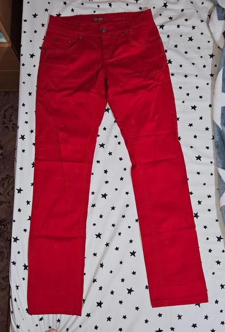 Nohavice pre slečnu, 164