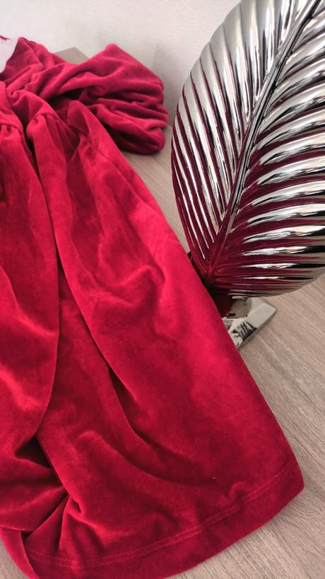 Červené zamatové šaty s golierikom, 128